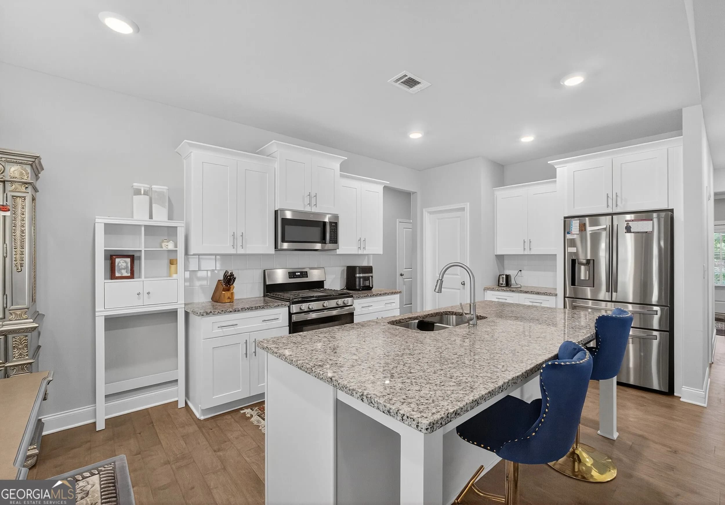 8325 Loch Lomand Ln — photo 9 of 31