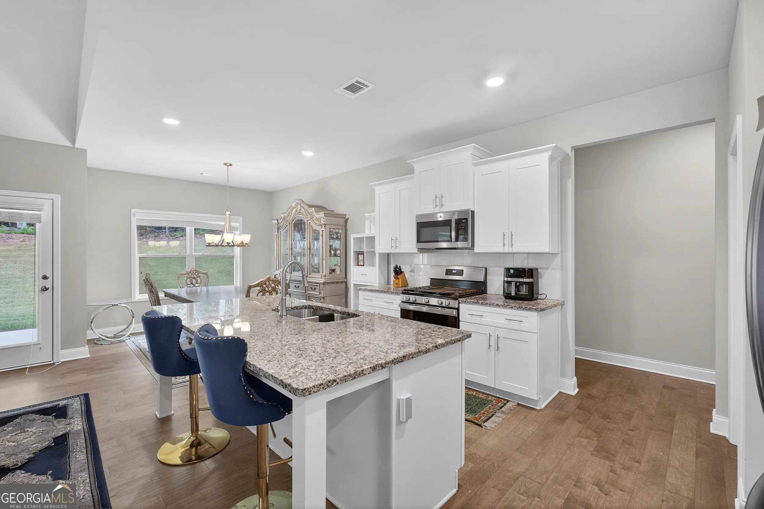 8325 Loch Lomand Ln — photo 10 of 31