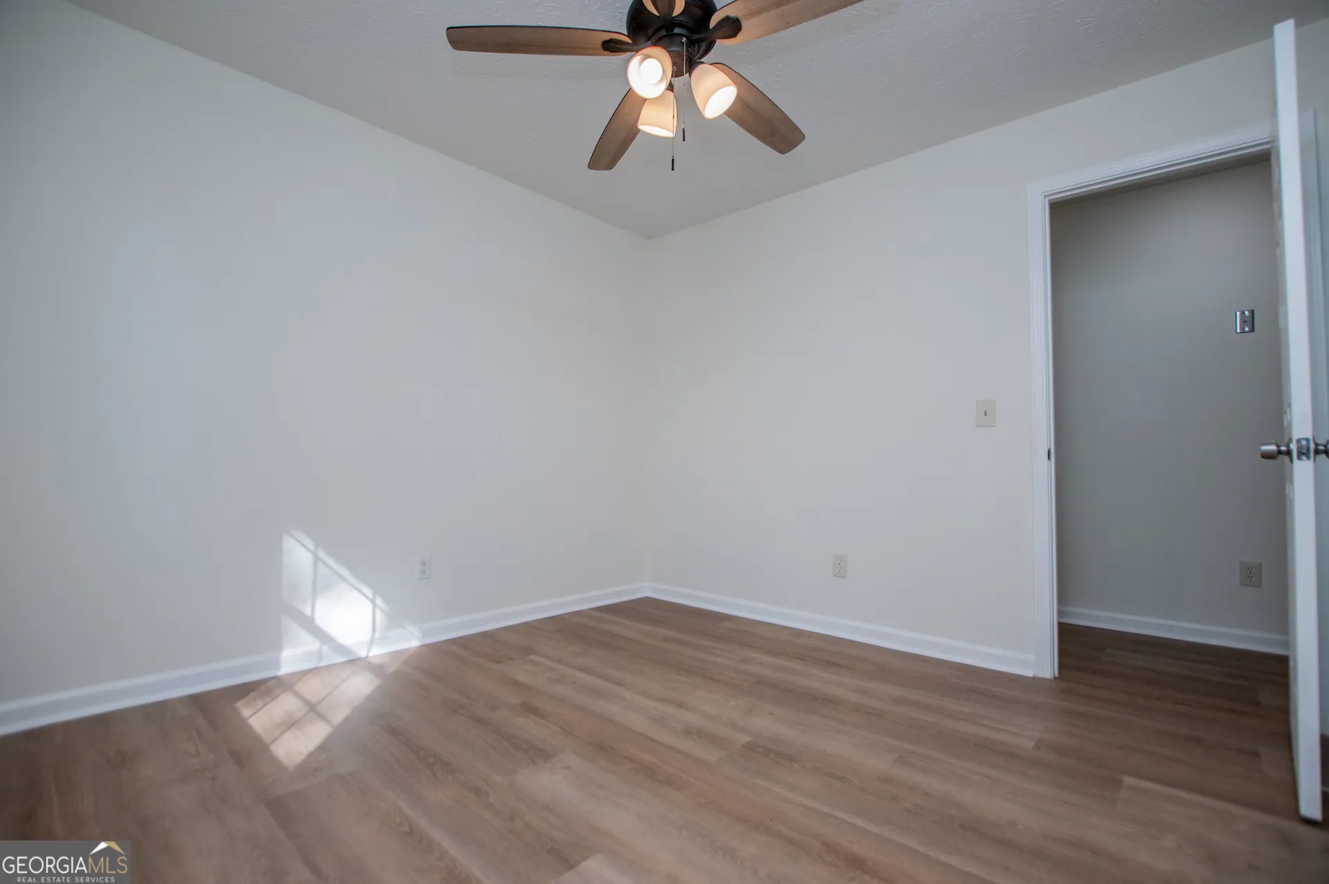 406 Harmon Ave — photo 26 of 64