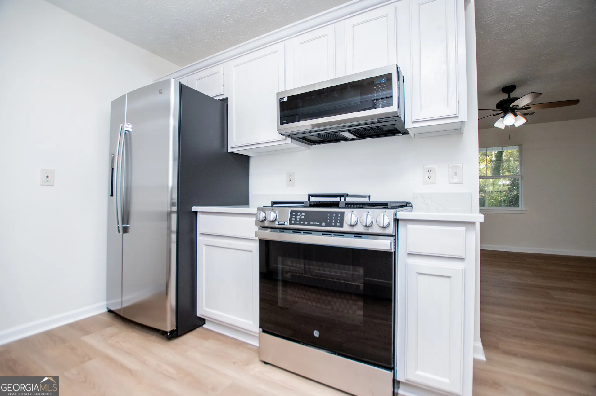 406 Harmon Ave — photo 8 of 64