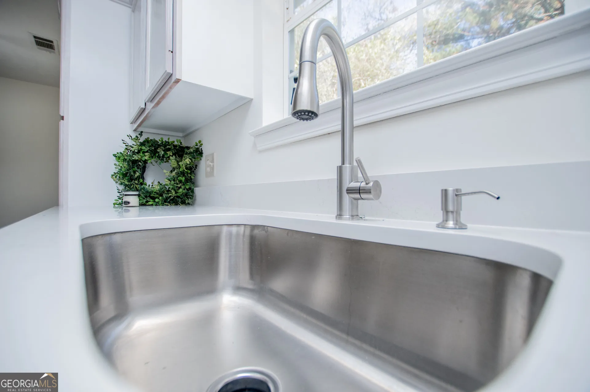 406 Harmon Ave — photo 15 of 64