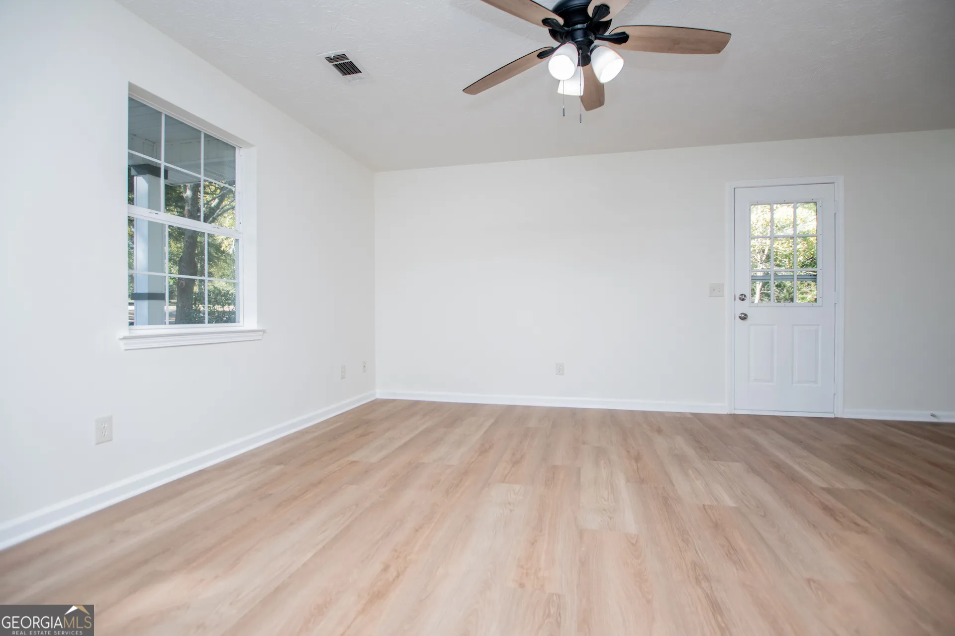 406 Harmon Ave — photo 5 of 64