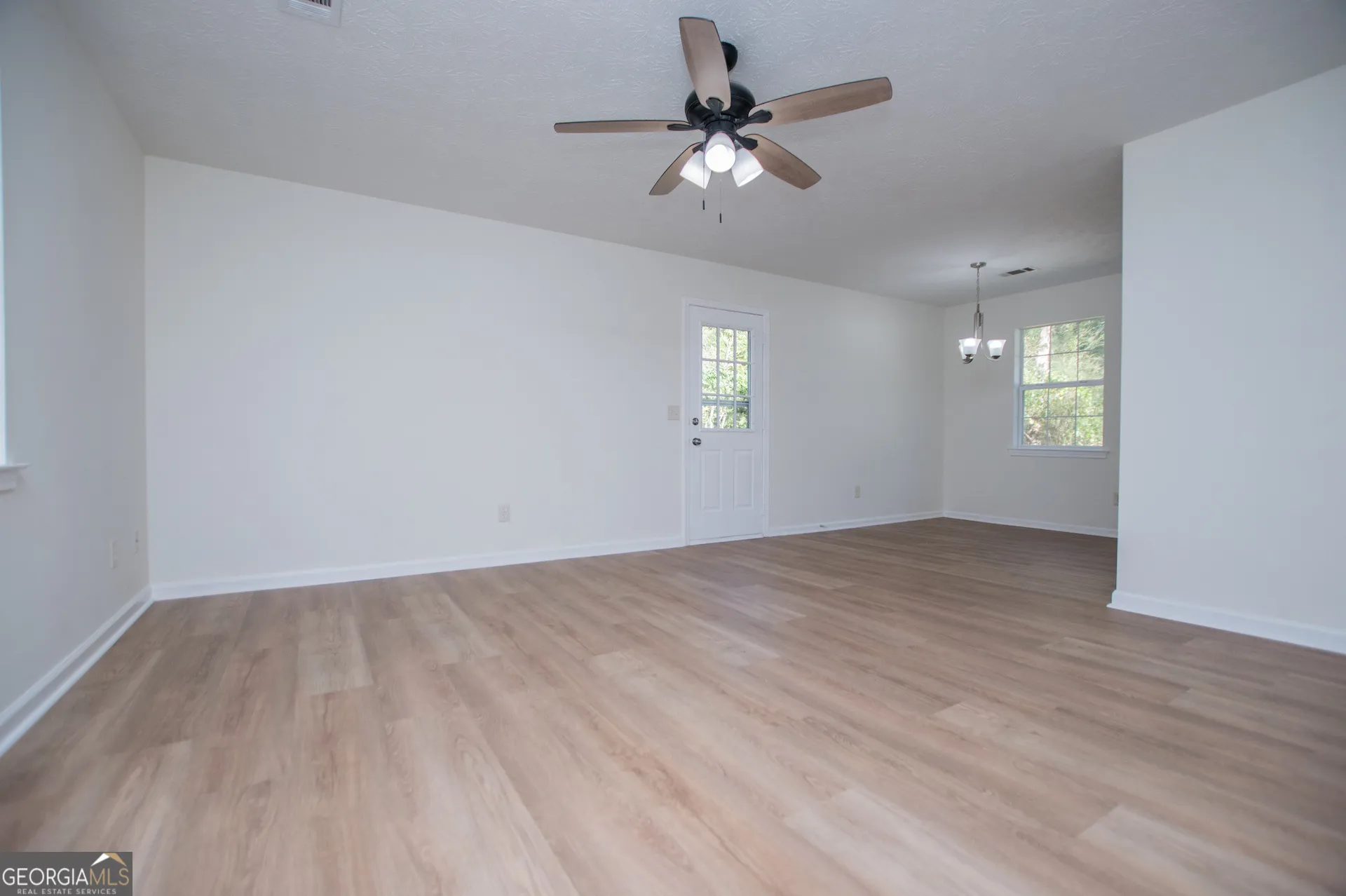 406 Harmon Ave — photo 3 of 64