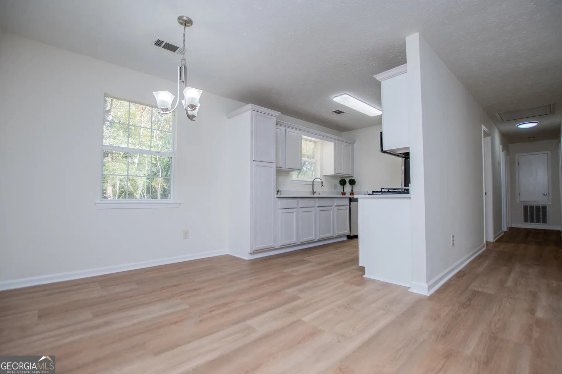 406 Harmon Ave — photo 14 of 64