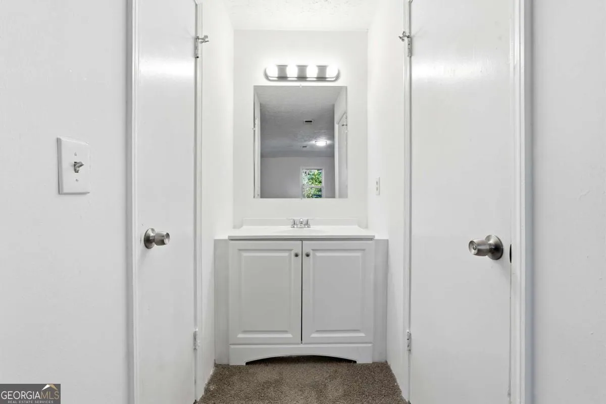 6917 Laurelwood Dr — photo 6 of 25