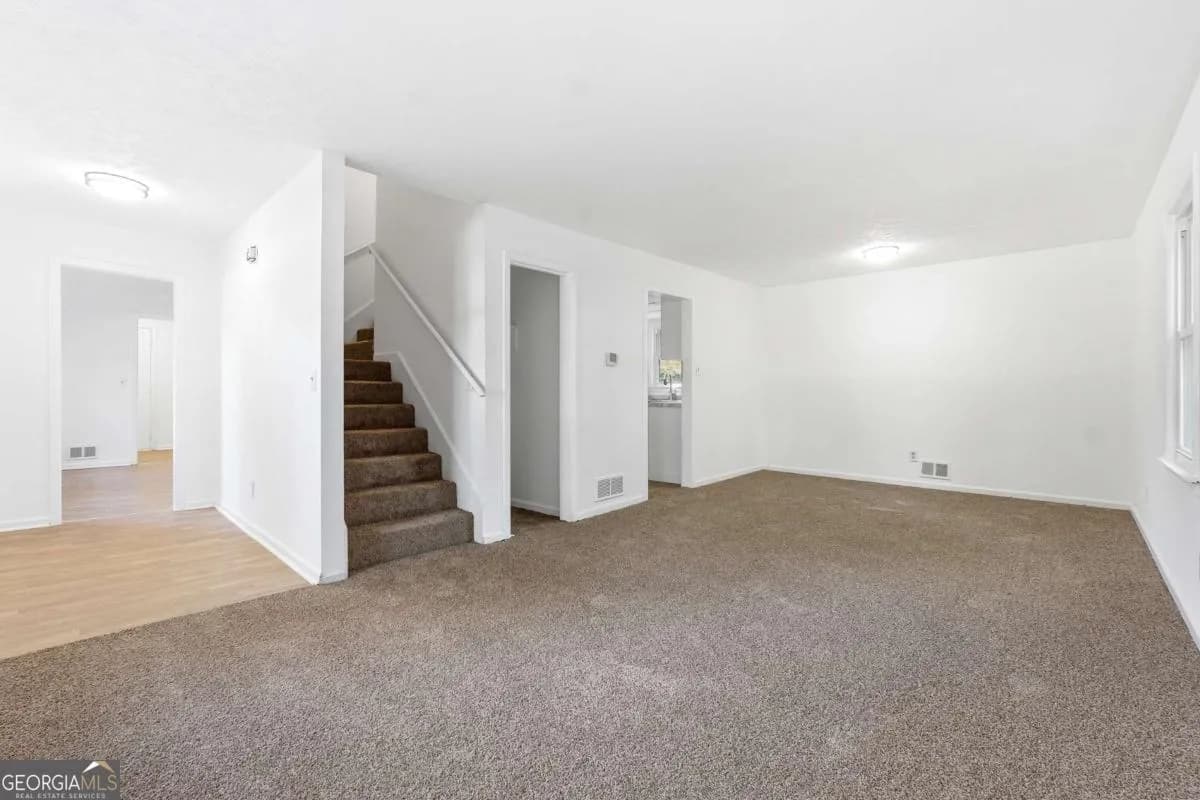 6917 Laurelwood Dr — photo 20 of 25