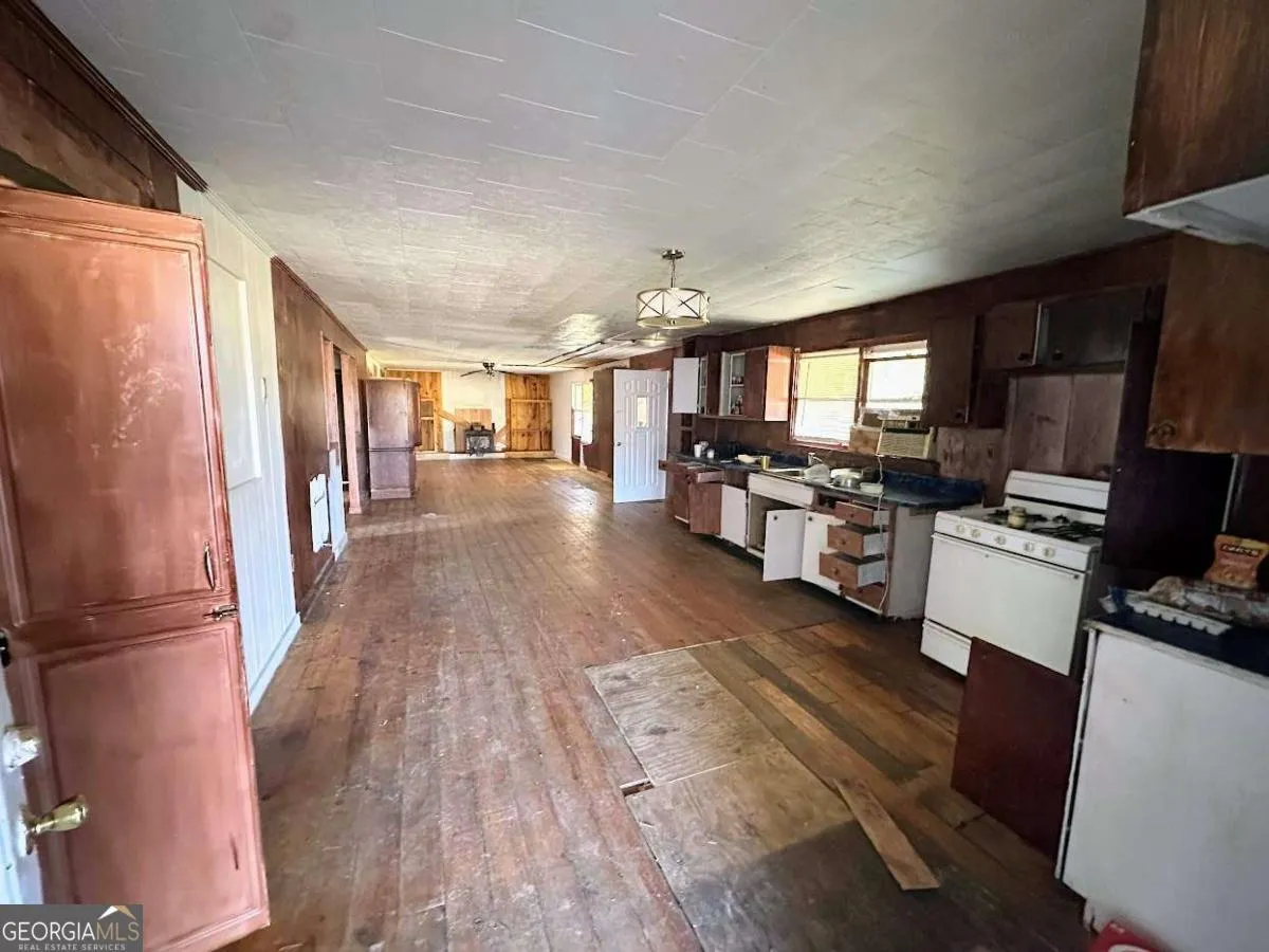 2140 W Highway 166 — photo 17 of 19