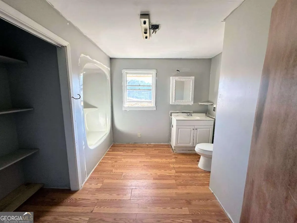 2140 W Highway 166 — photo 3 of 19