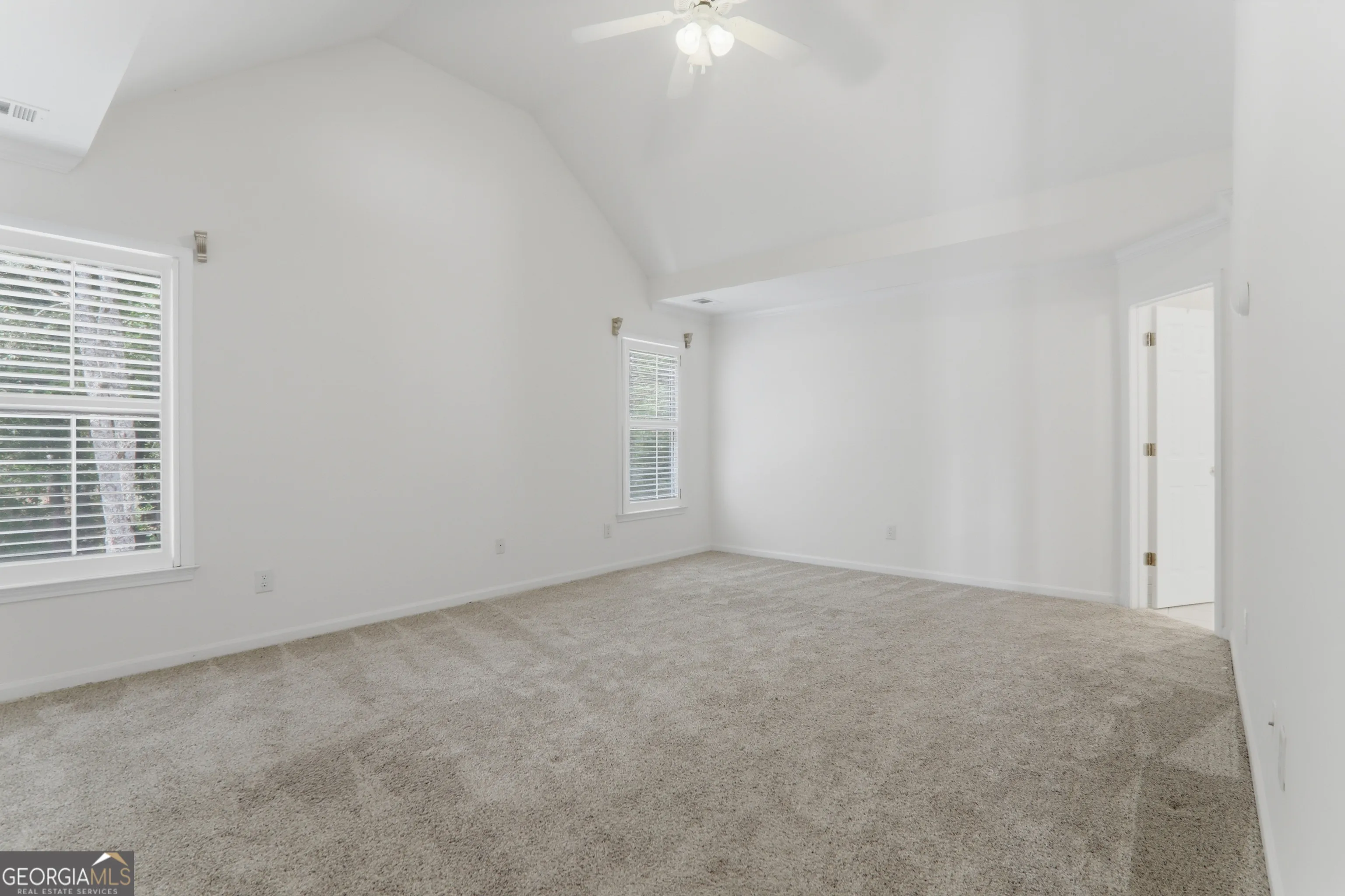 2320 Washington Dr — photo 17 of 46