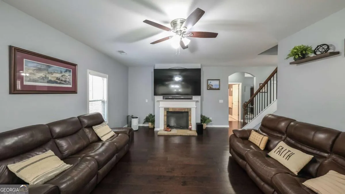 219 Candlewood Dr — photo 6 of 54