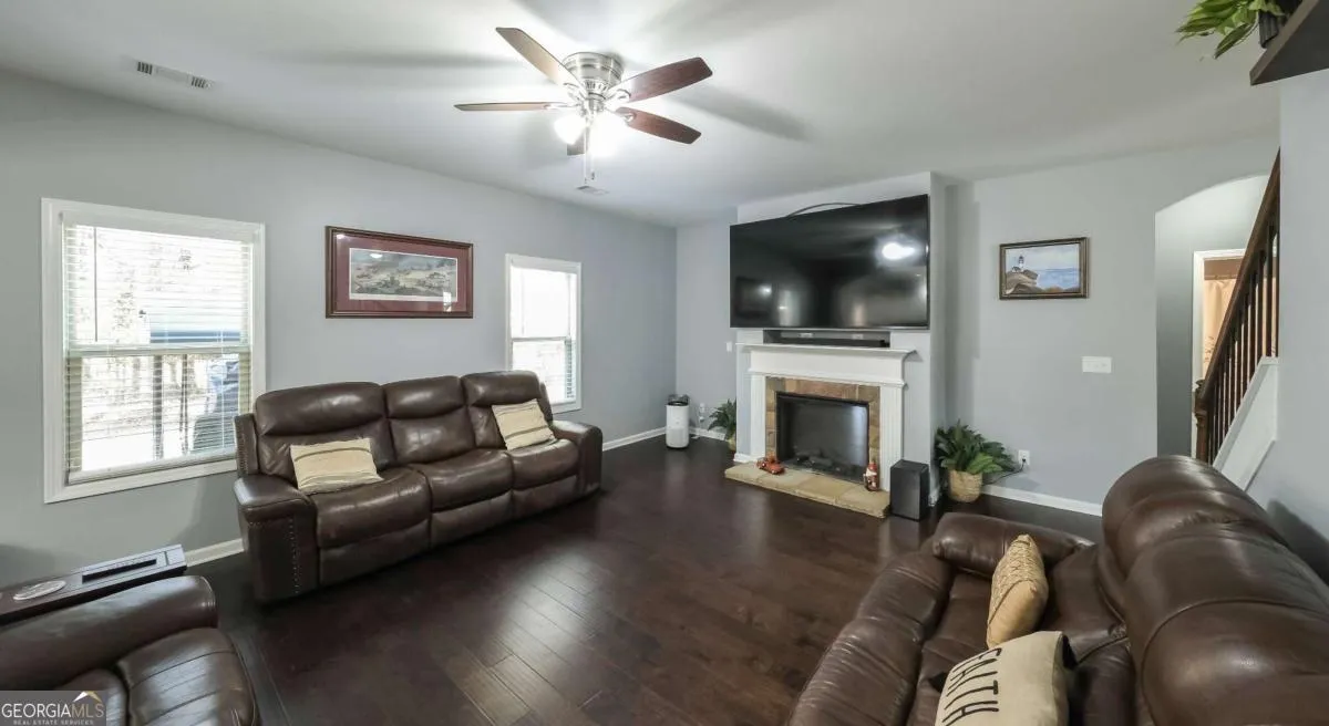 219 Candlewood Dr — photo 5 of 54