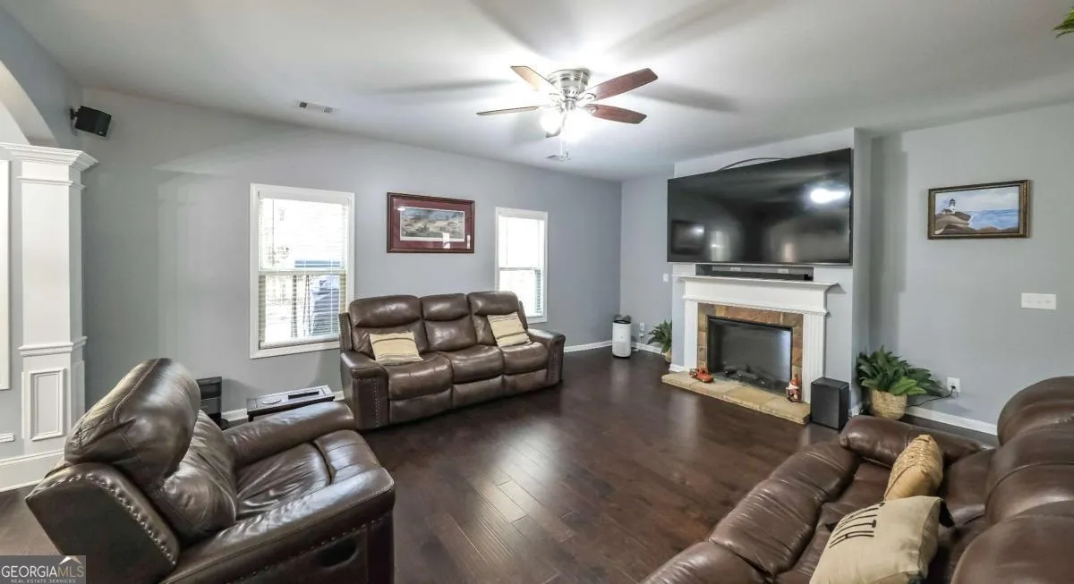 219 Candlewood Dr — photo 7 of 54