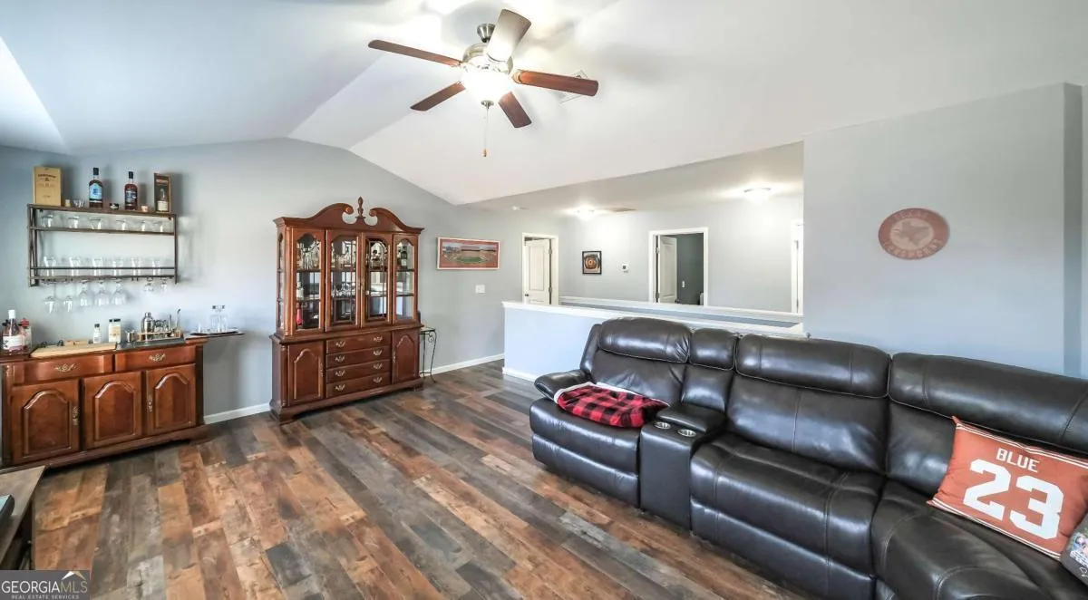 219 Candlewood Dr — photo 20 of 54