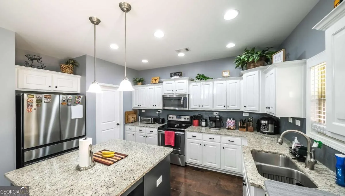 219 Candlewood Dr — photo 11 of 54