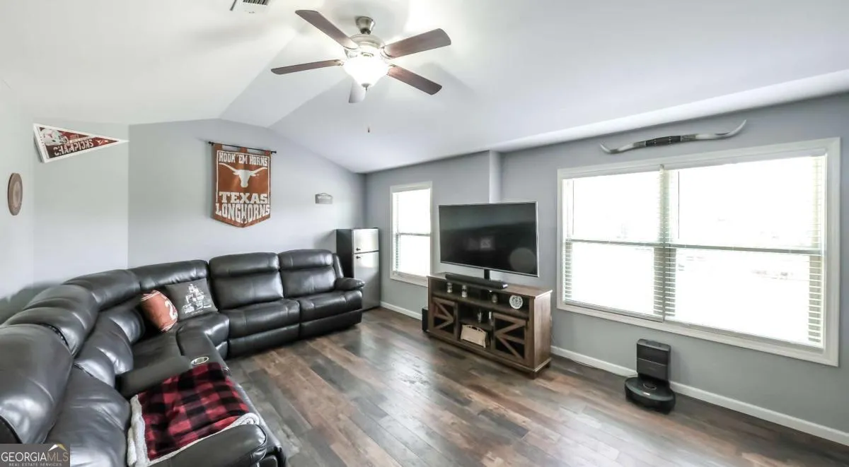 219 Candlewood Dr — photo 19 of 54