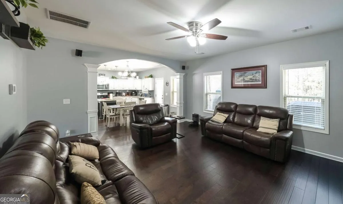 219 Candlewood Dr — photo 3 of 54