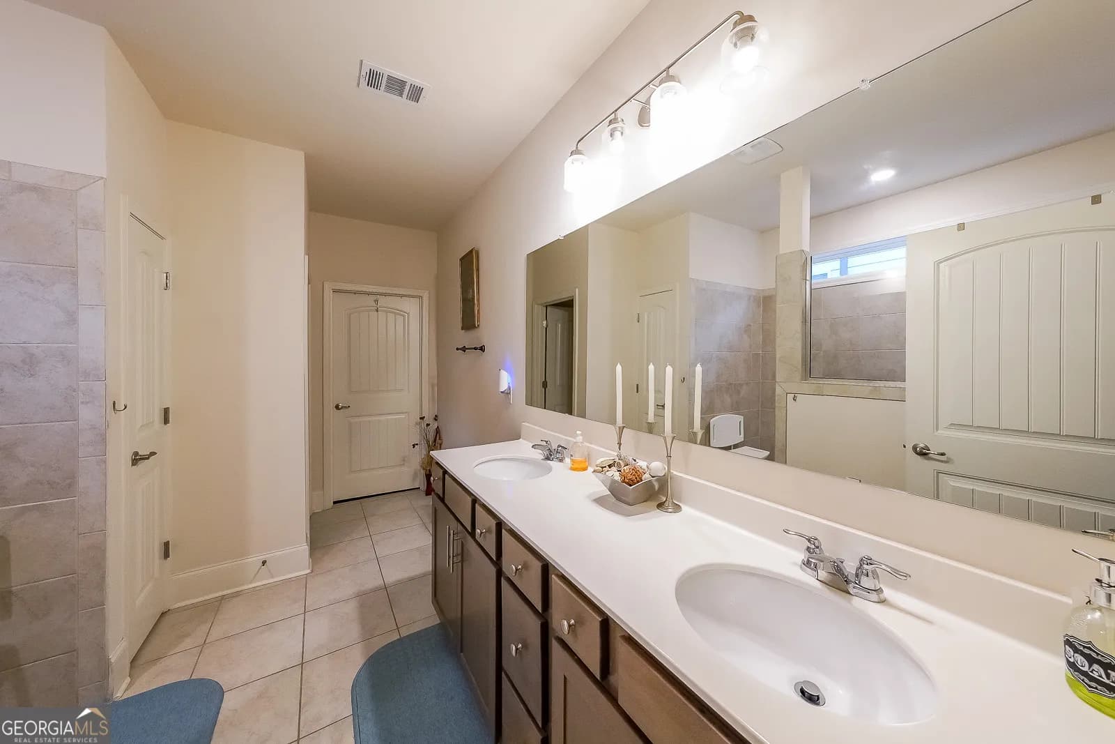136 Four Seasons Blvd — photo 9 of 33