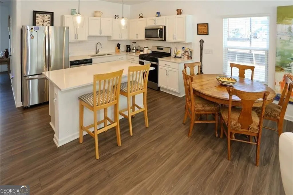 4101 Kingsbere Way — photo 5 of 42