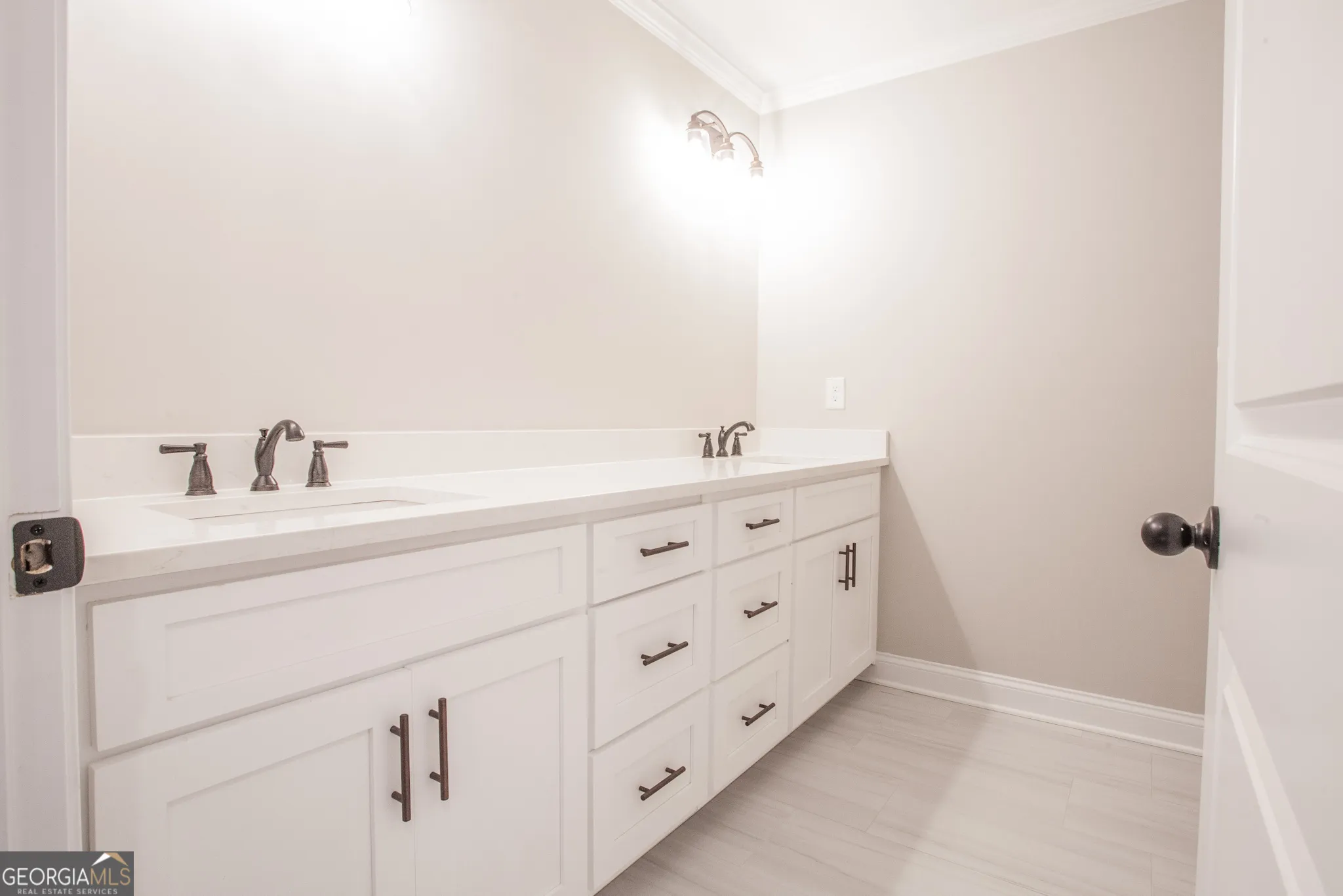 2163 Belcourt Dr — photo 15 of 27