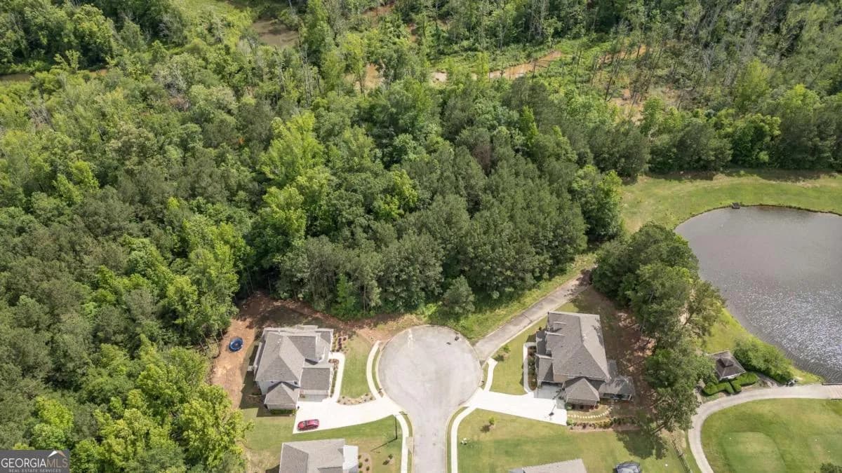 462 Manchester Ln — photo 8 of 13