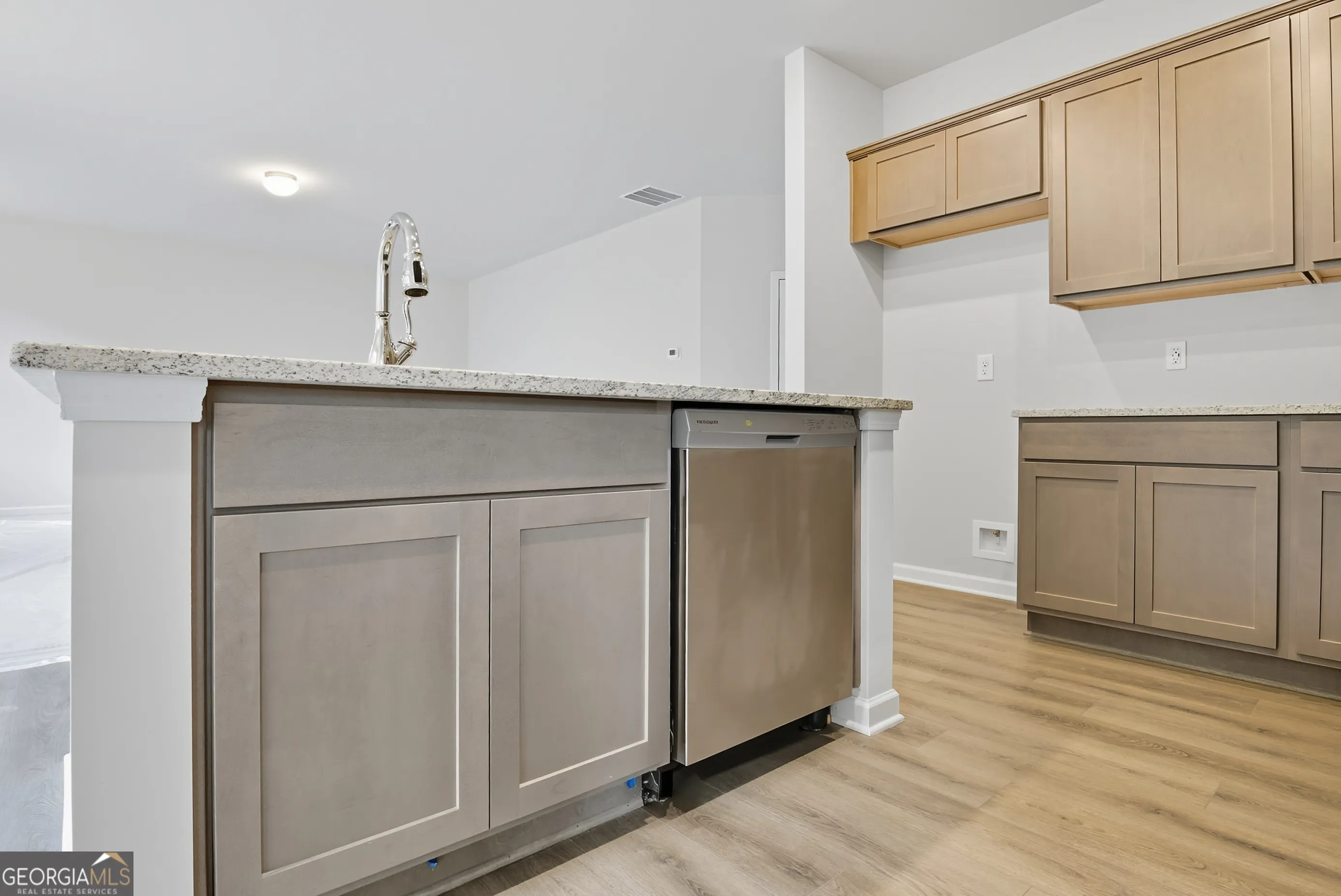 680 River Run Dr — photo 5 of 44