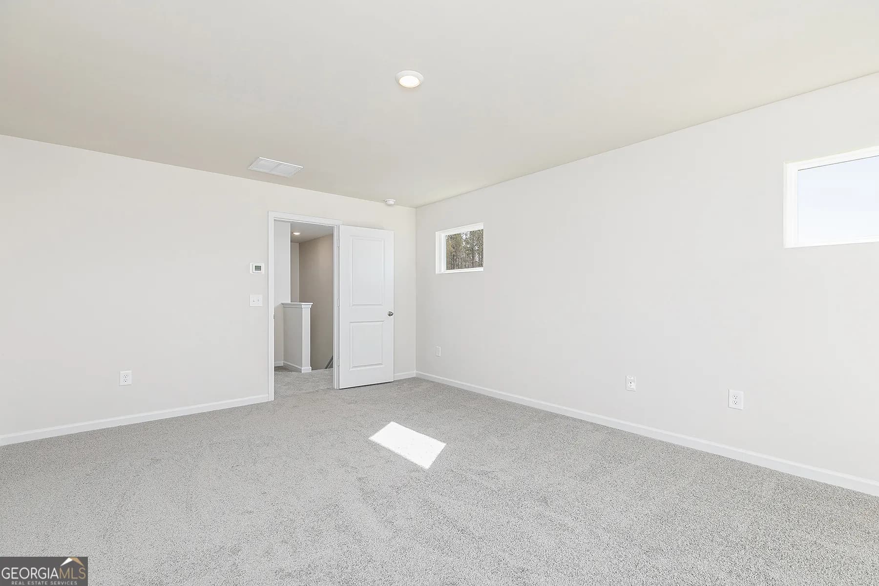 647 Mackenzie Cv — photo 13 of 14