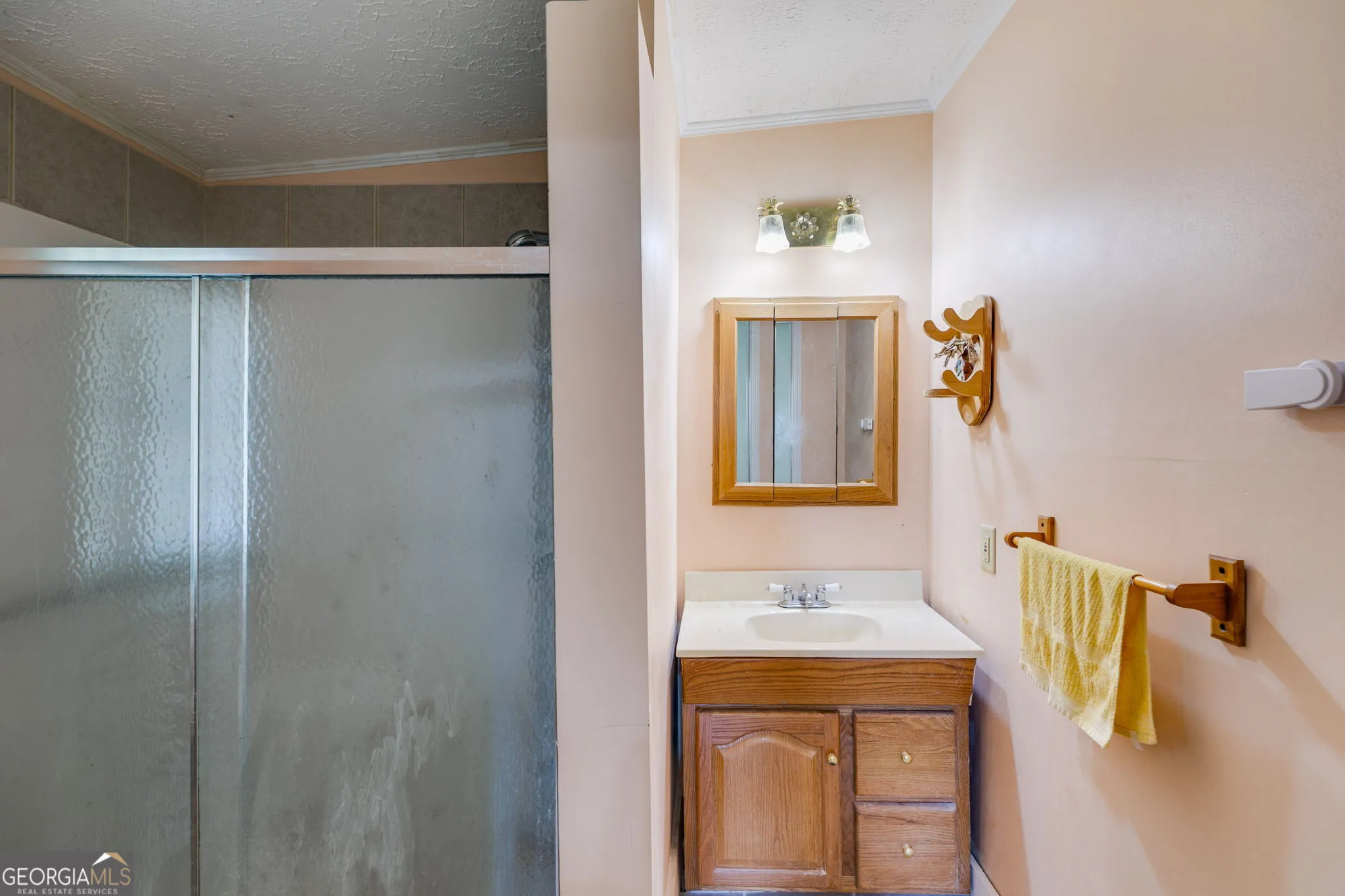 208 Georgia Ave S — photo 12 of 28