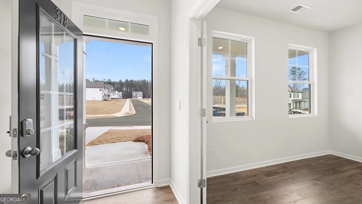 318 Thompson Ridge Ln — photo 13 of 37