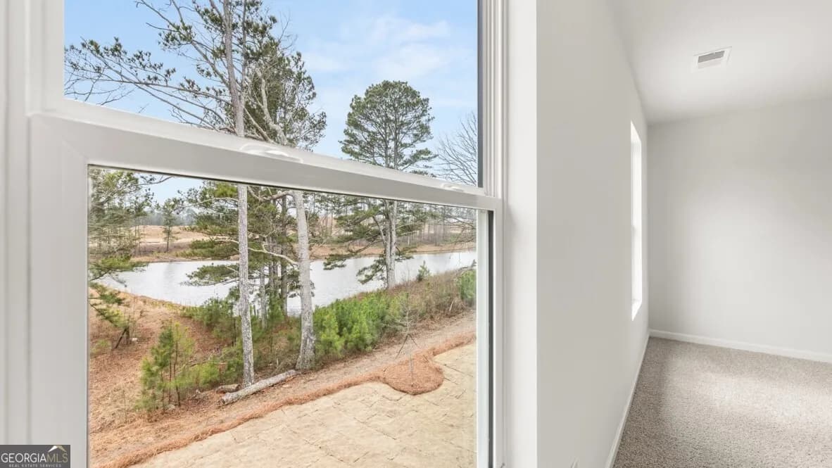 318 Thompson Ridge Ln — photo 10 of 37