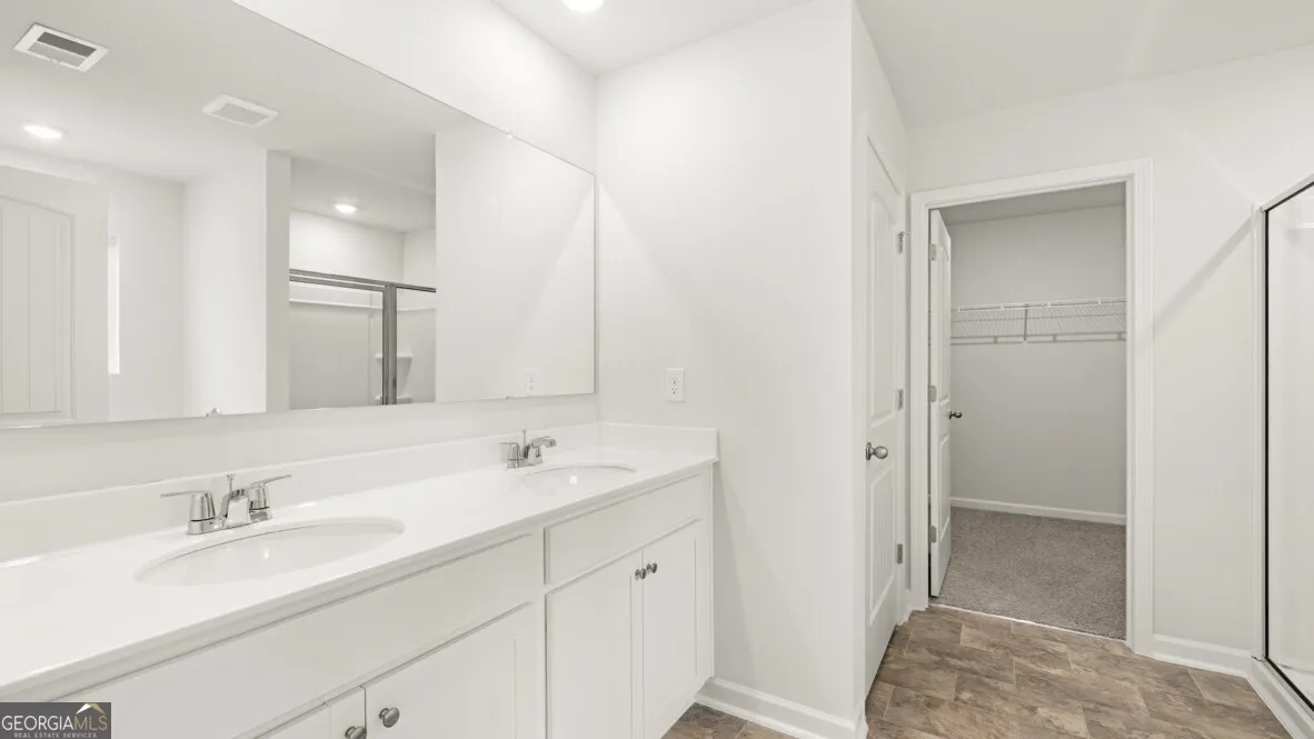 318 Thompson Ridge Ln — photo 14 of 37