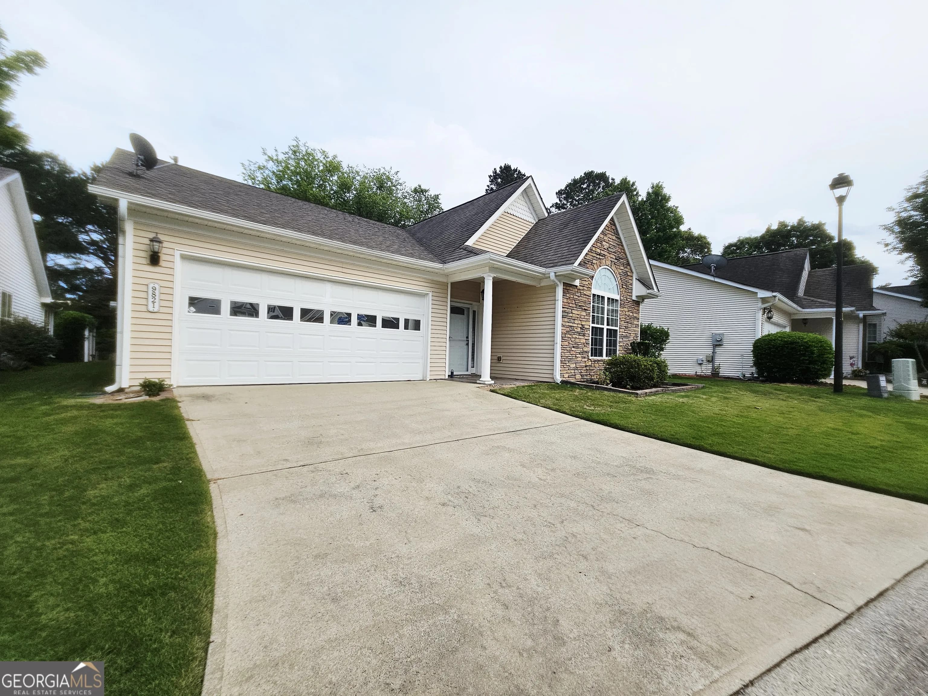 9821 Reflections Dr — photo 2 of 42