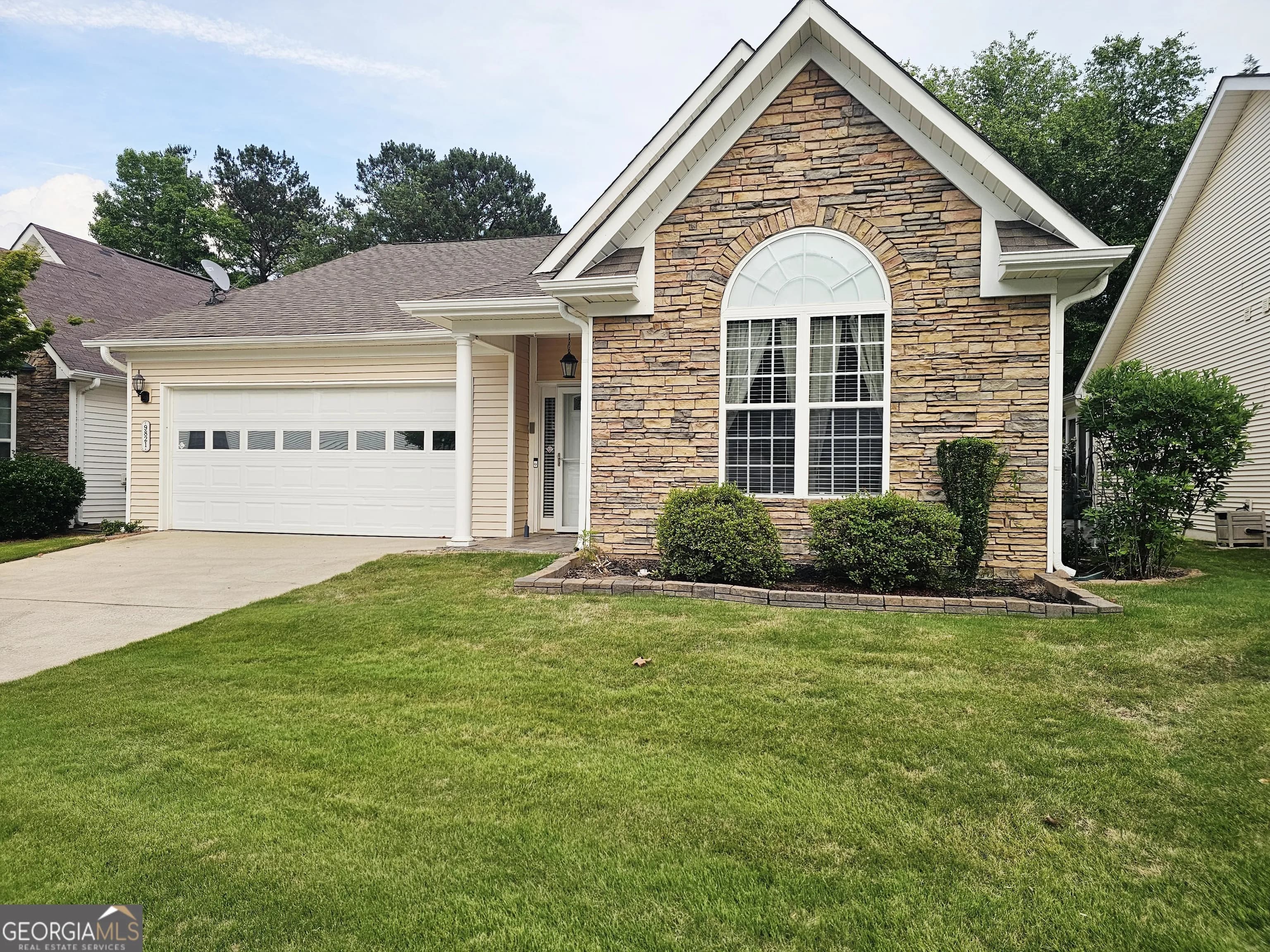 9821 Reflections Dr, Villa Rica