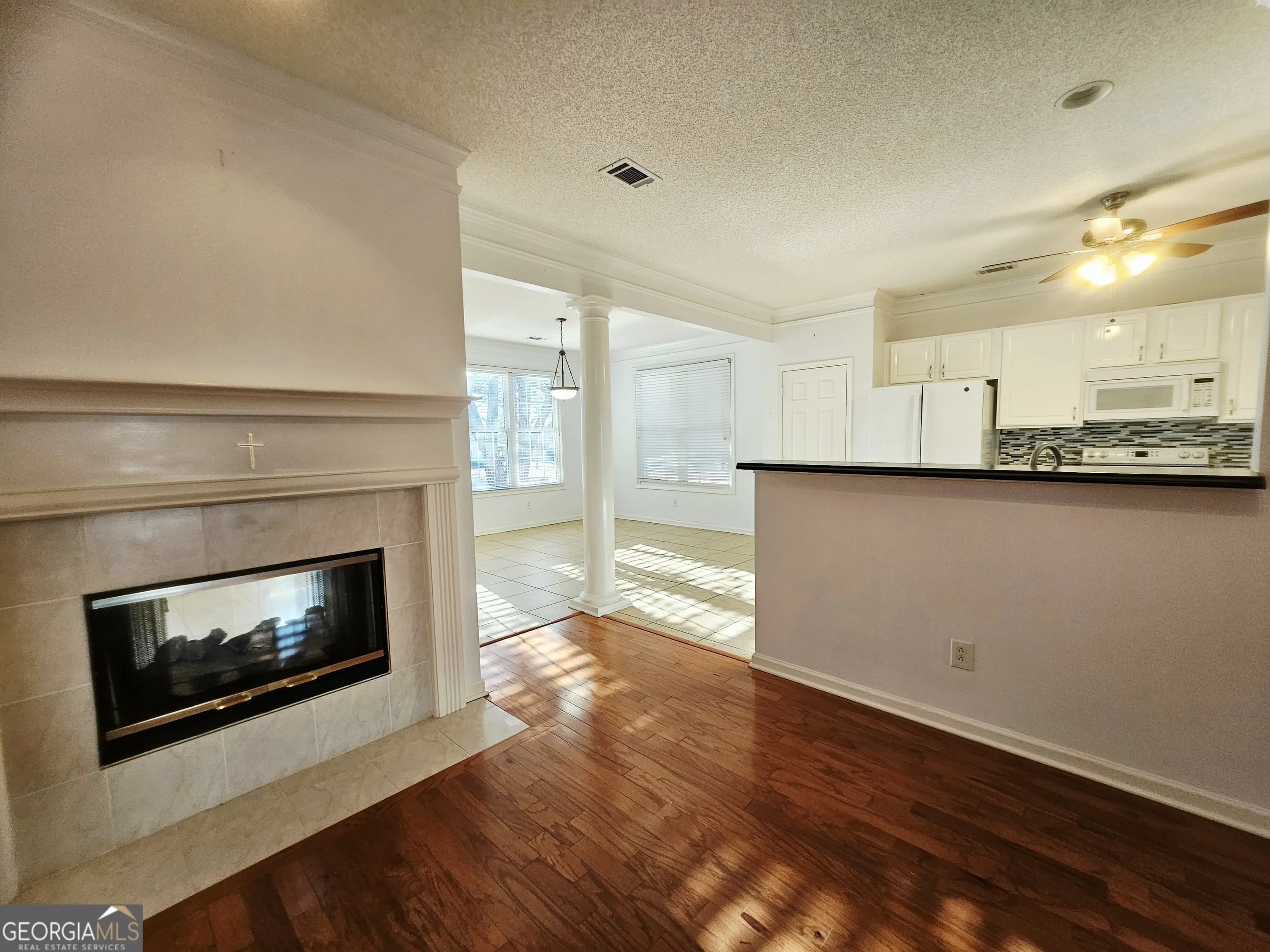 9821 Reflections Dr — photo 4 of 42
