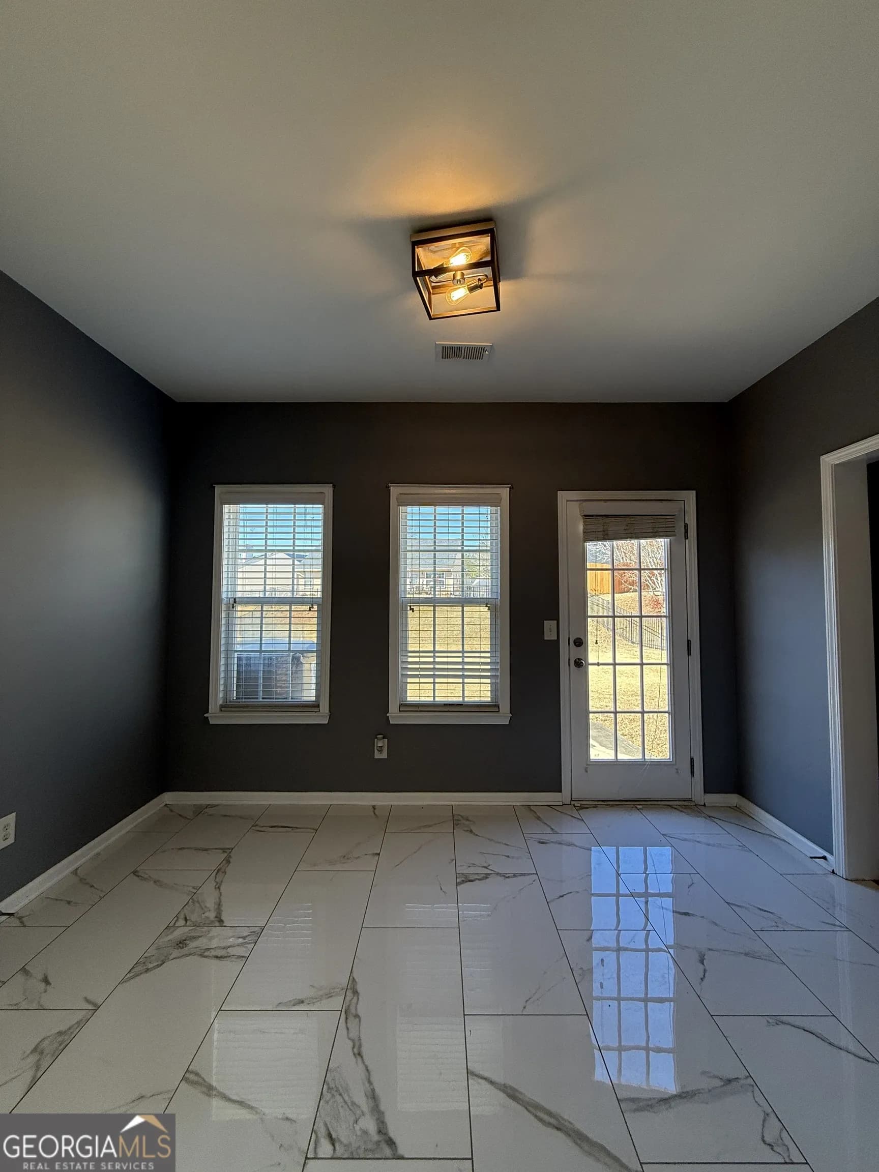 1009 S Creek Dr — photo 19 of 61