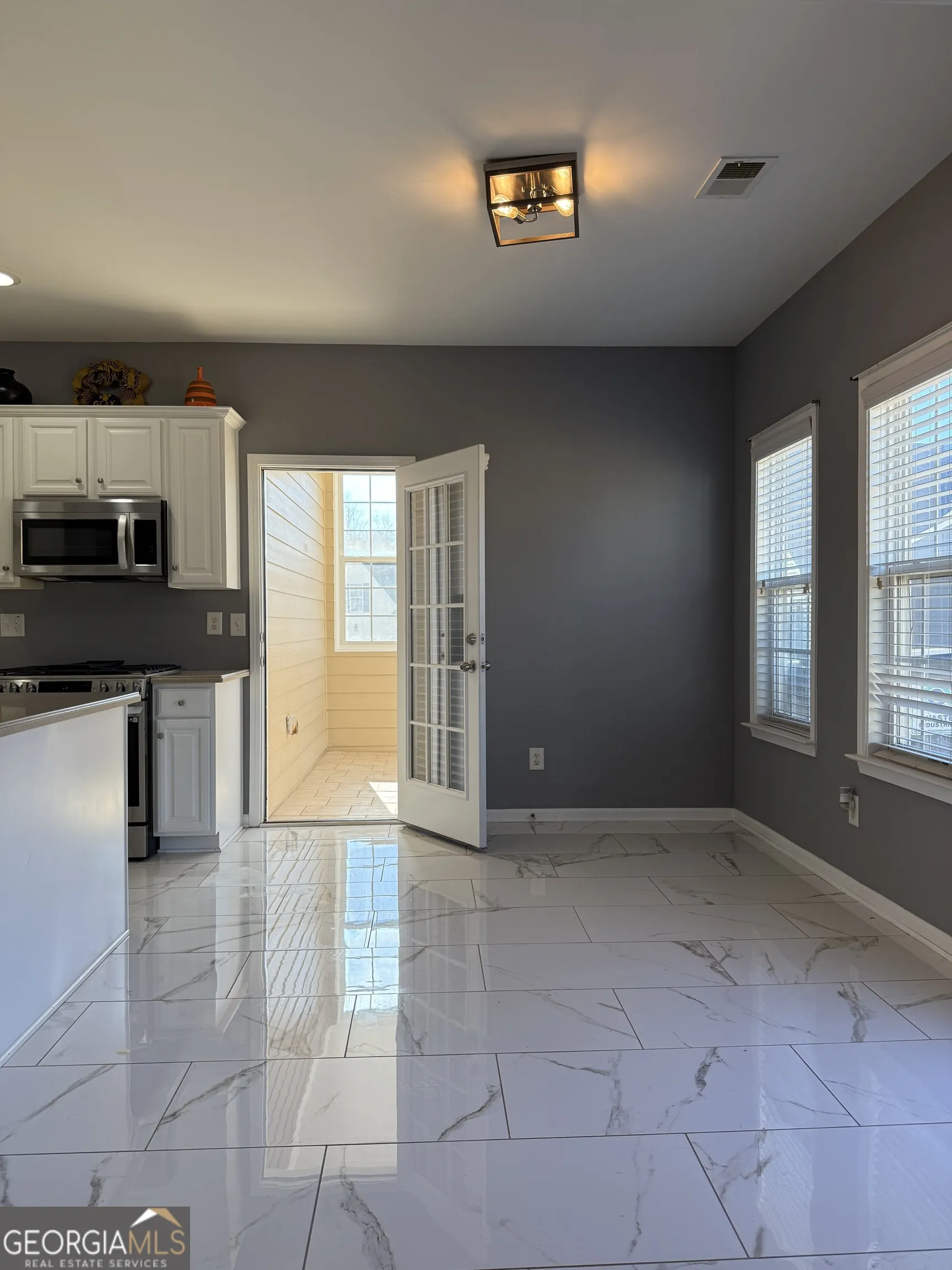1009 S Creek Dr — photo 29 of 61