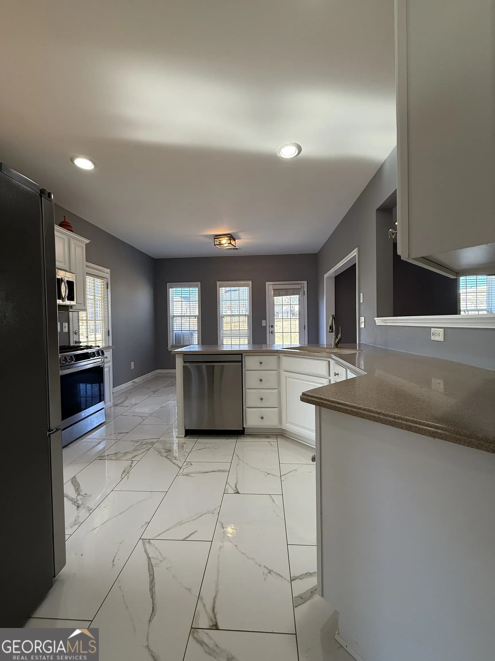 1009 S Creek Dr — photo 12 of 61