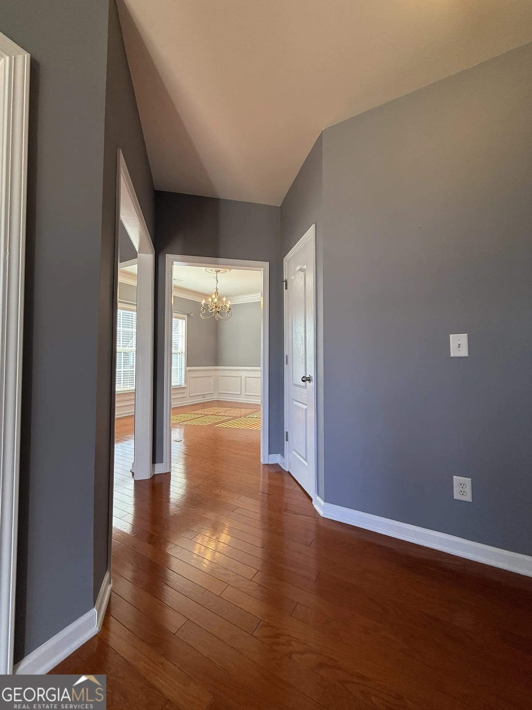 1009 S Creek Dr — photo 4 of 61