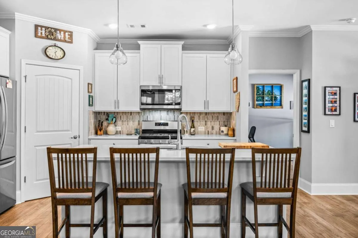 173 Four Seasons Blvd — photo 7 of 38