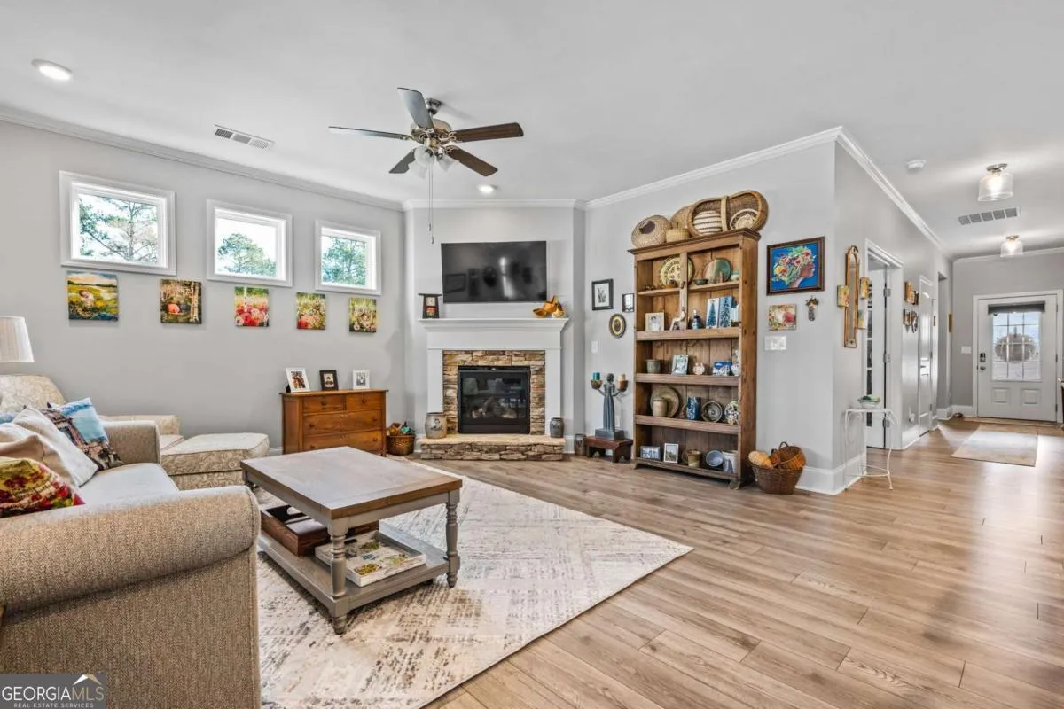 173 Four Seasons Blvd — photo 4 of 38