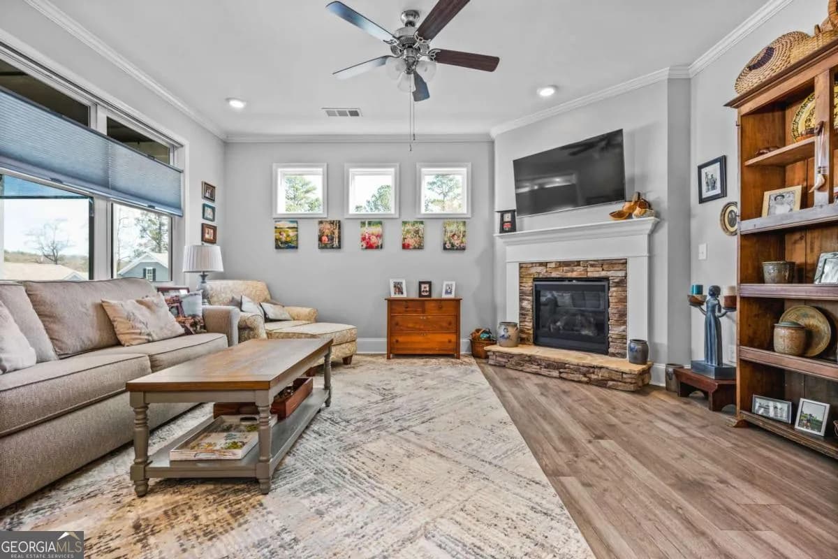 173 Four Seasons Blvd — photo 3 of 38