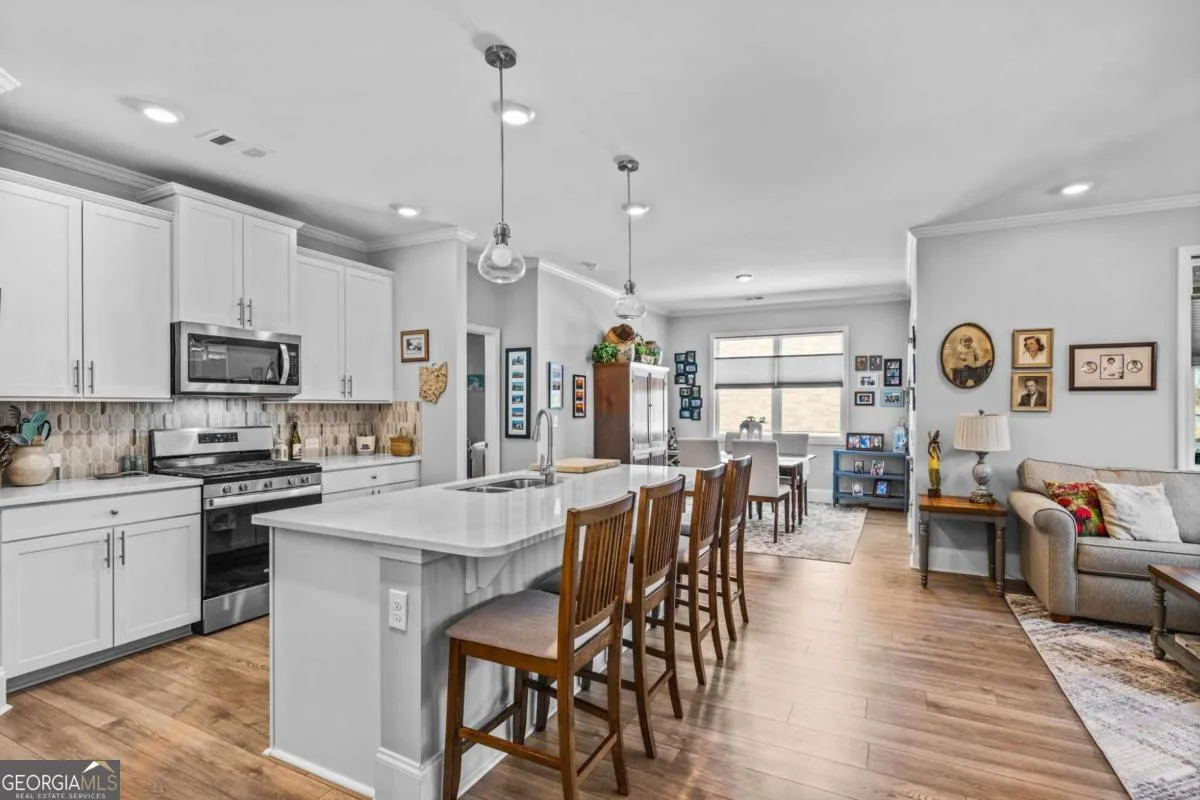 173 Four Seasons Blvd — photo 9 of 38