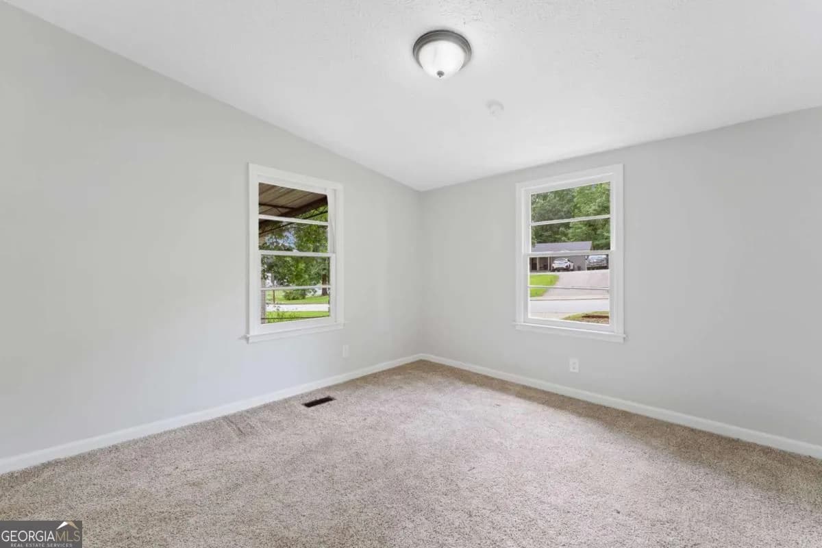 119 Mcbee St — photo 8 of 30