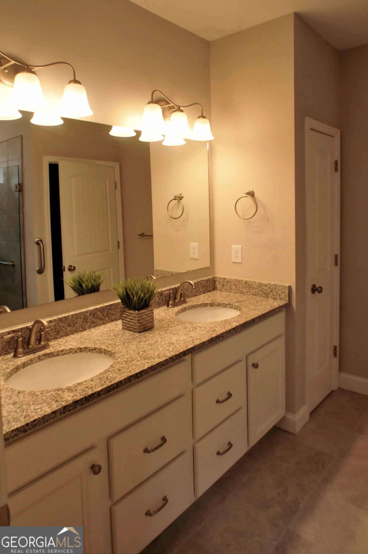 209 Aspen Way — photo 7 of 9