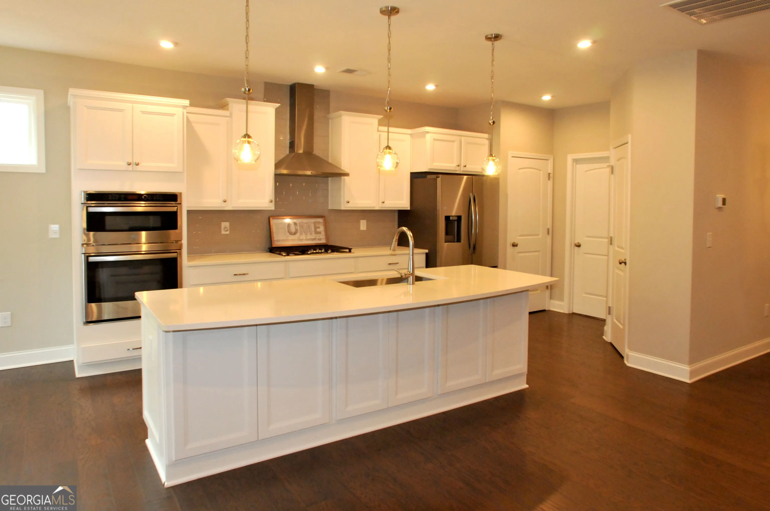 209 Aspen Way — photo 4 of 9