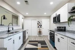54 Jean Ct — photo 8 of 13