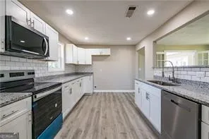 54 Jean Ct — photo 7 of 13