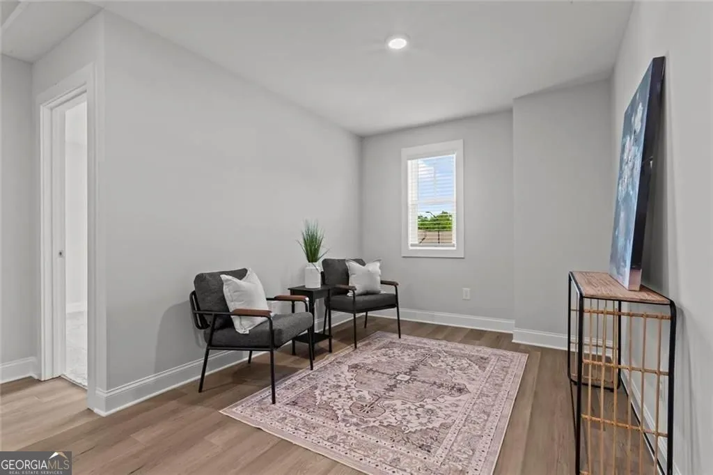 90 Riverwalk Manor Dr — photo 12 of 39