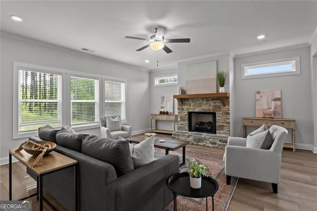 90 Riverwalk Manor Dr — photo 4 of 39