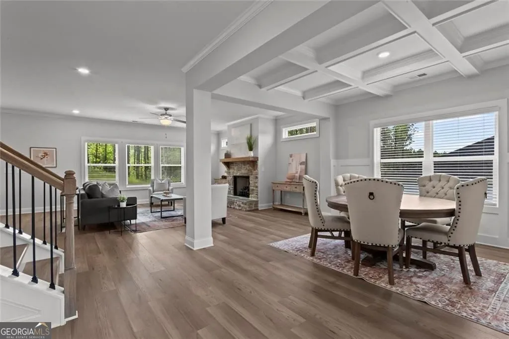 90 Riverwalk Manor Dr — photo 2 of 39