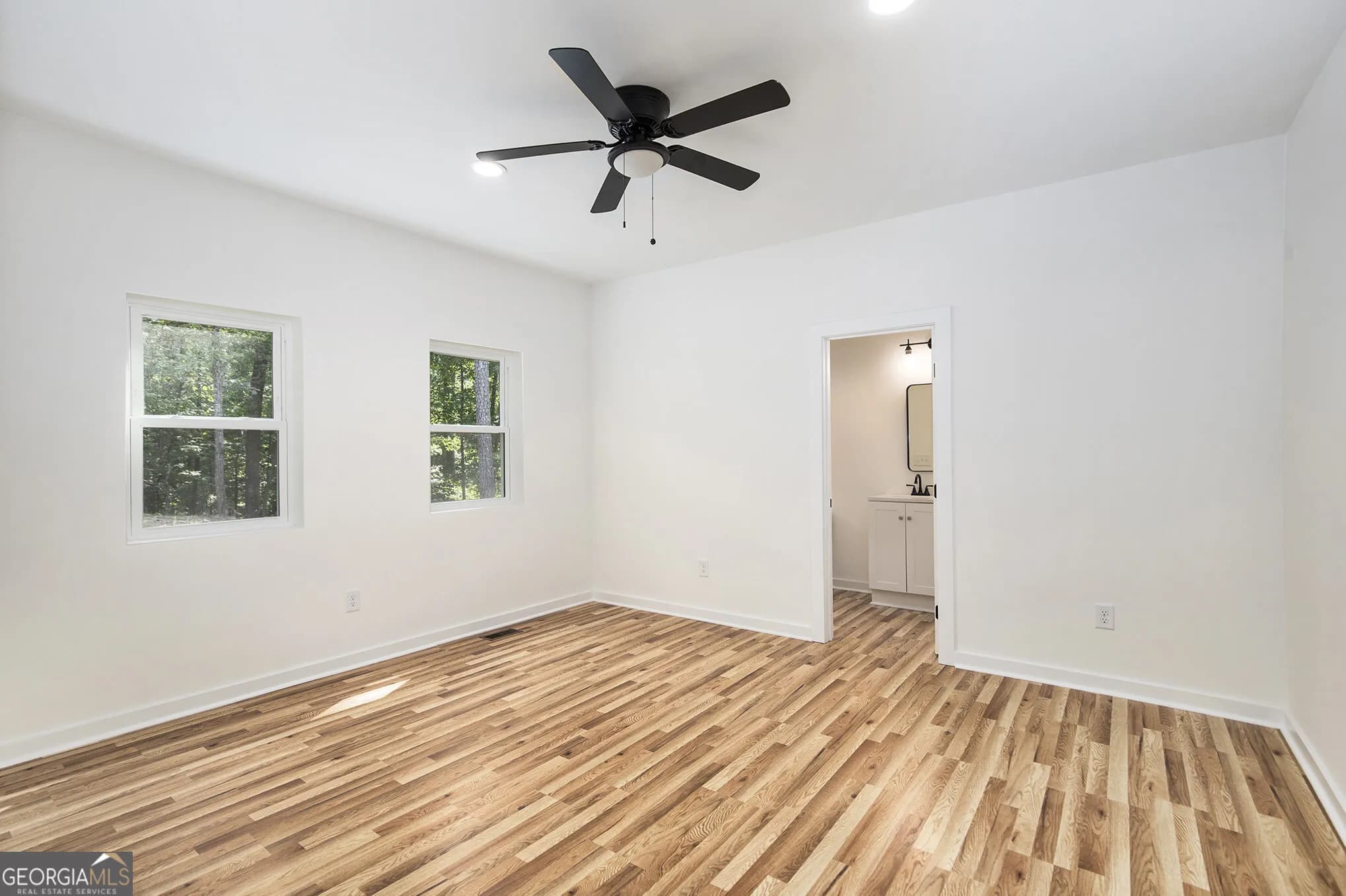 3220 Sweetbriar Dr — photo 12 of 30